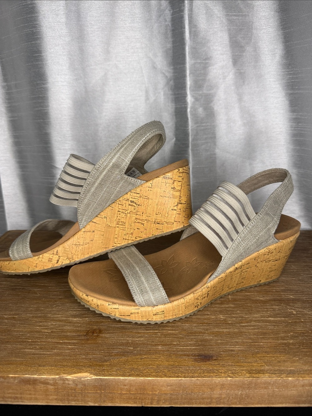 Skechers Beverlee Smitten Sling Back Strappy Wedge Open Toe Taupe Luxe Foam - Picture 2 of 10